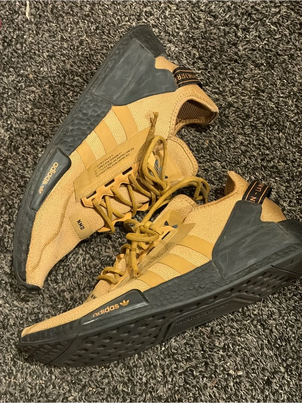 Adidas NMD R1 V2 “Cardboard” FY6861 Casual Lifestyle Running Sneaker Shoe 10.5